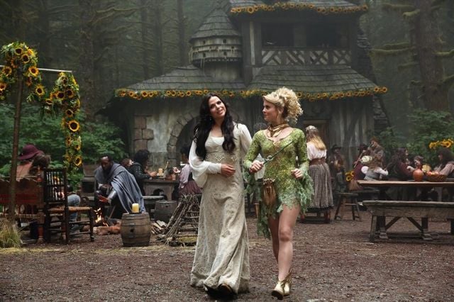 Fotoğraf Rose McIver, Lana Parrilla