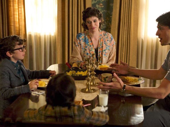 Fotoğraf Lizzy Caplan, Nicholas D'Agosto, Cole Sand