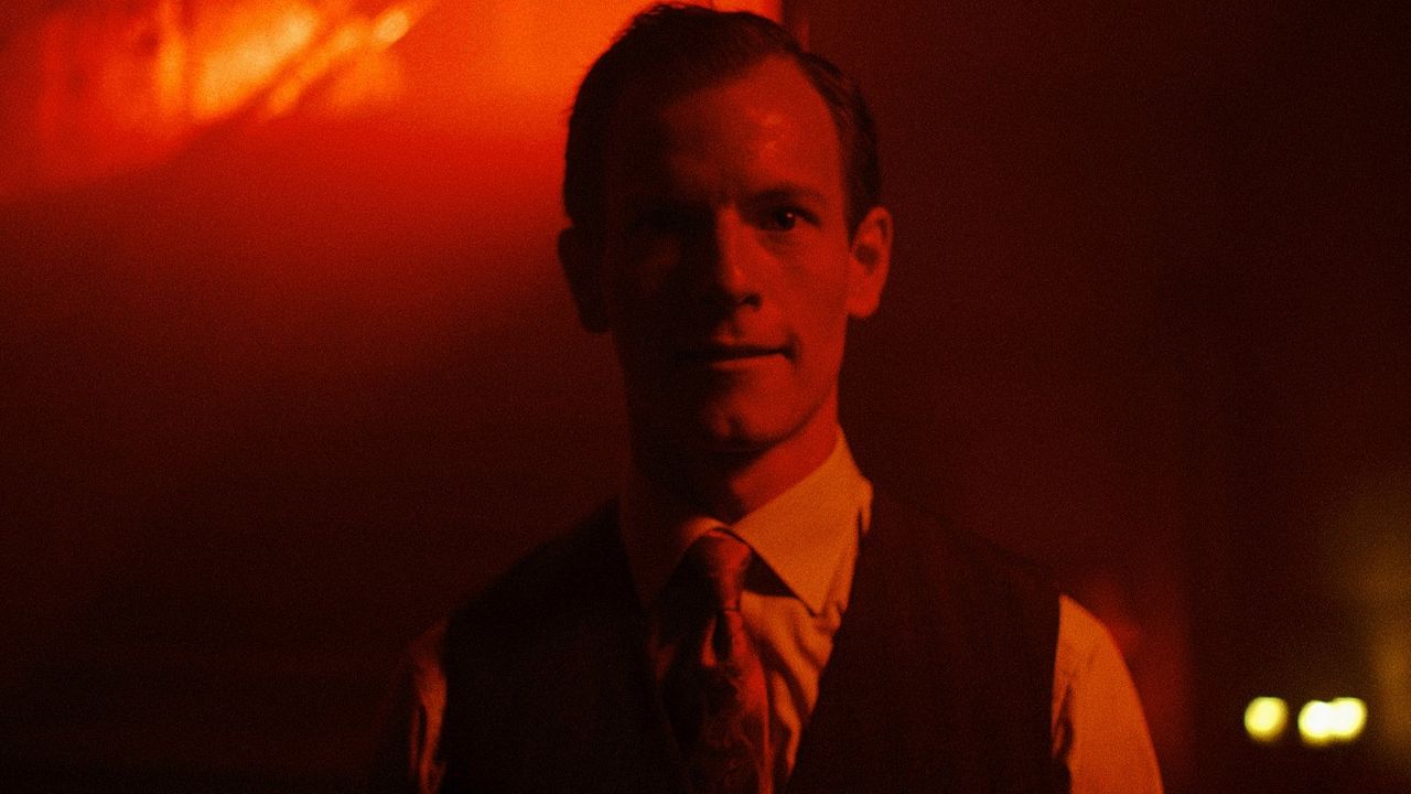 Dawn Breaks Behind The Eyes : Fotoğraf