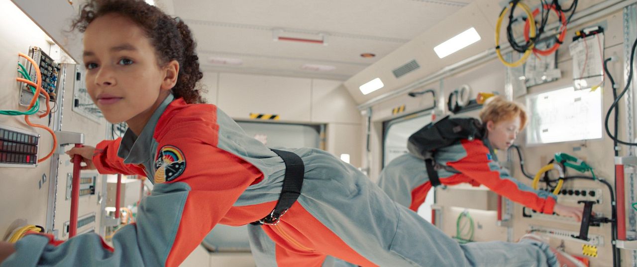 Uzaydan Mesaj Var! : Fotoğraf Felix Nölle, Ava-Elizabeth Awe