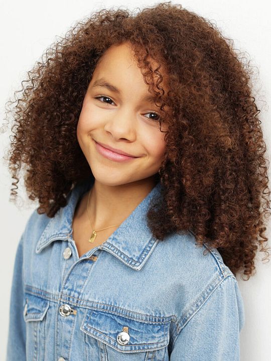 Afiş Ava-Elizabeth Awe