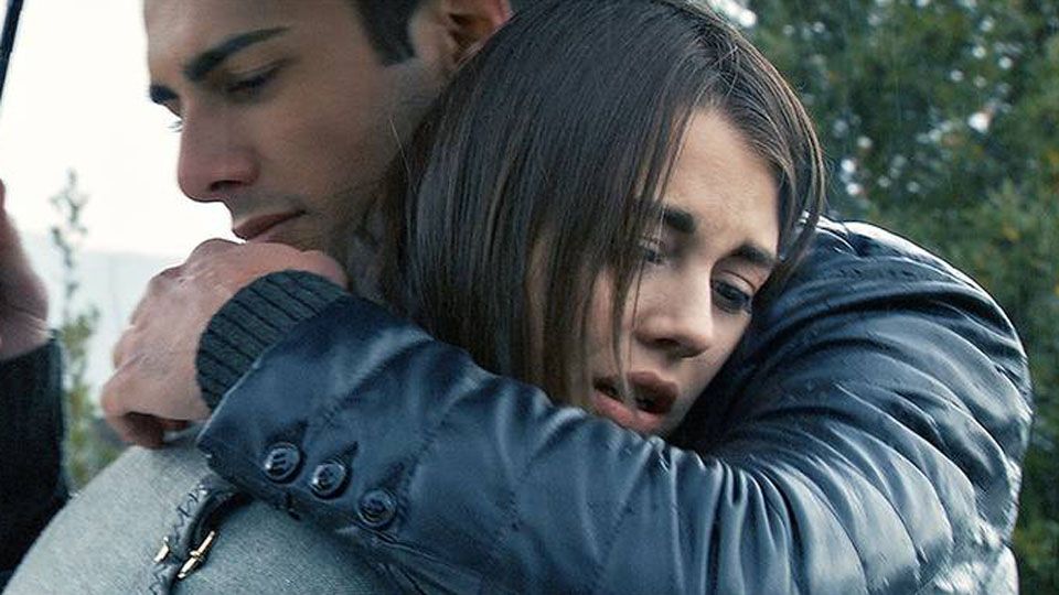 Дагестанка и русский парень. Мужчина и женщина зимой. Фотосессия пары. Кавказская девушка и русский парень. Влюбился в нерусскую.